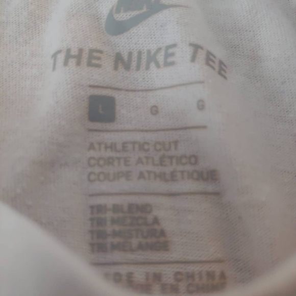Nike Top - Picture 2 of 2